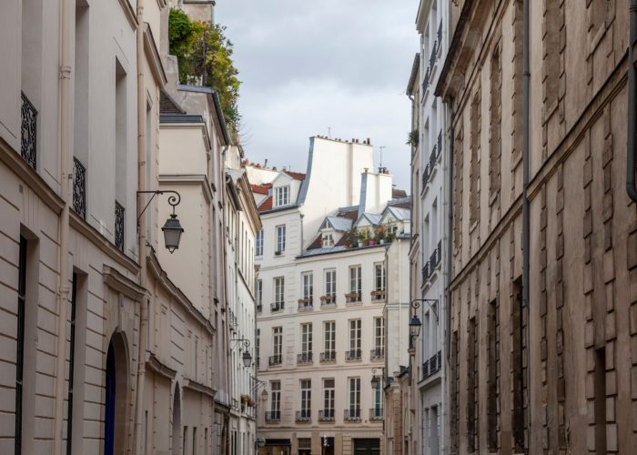 rue de paris dans le marais